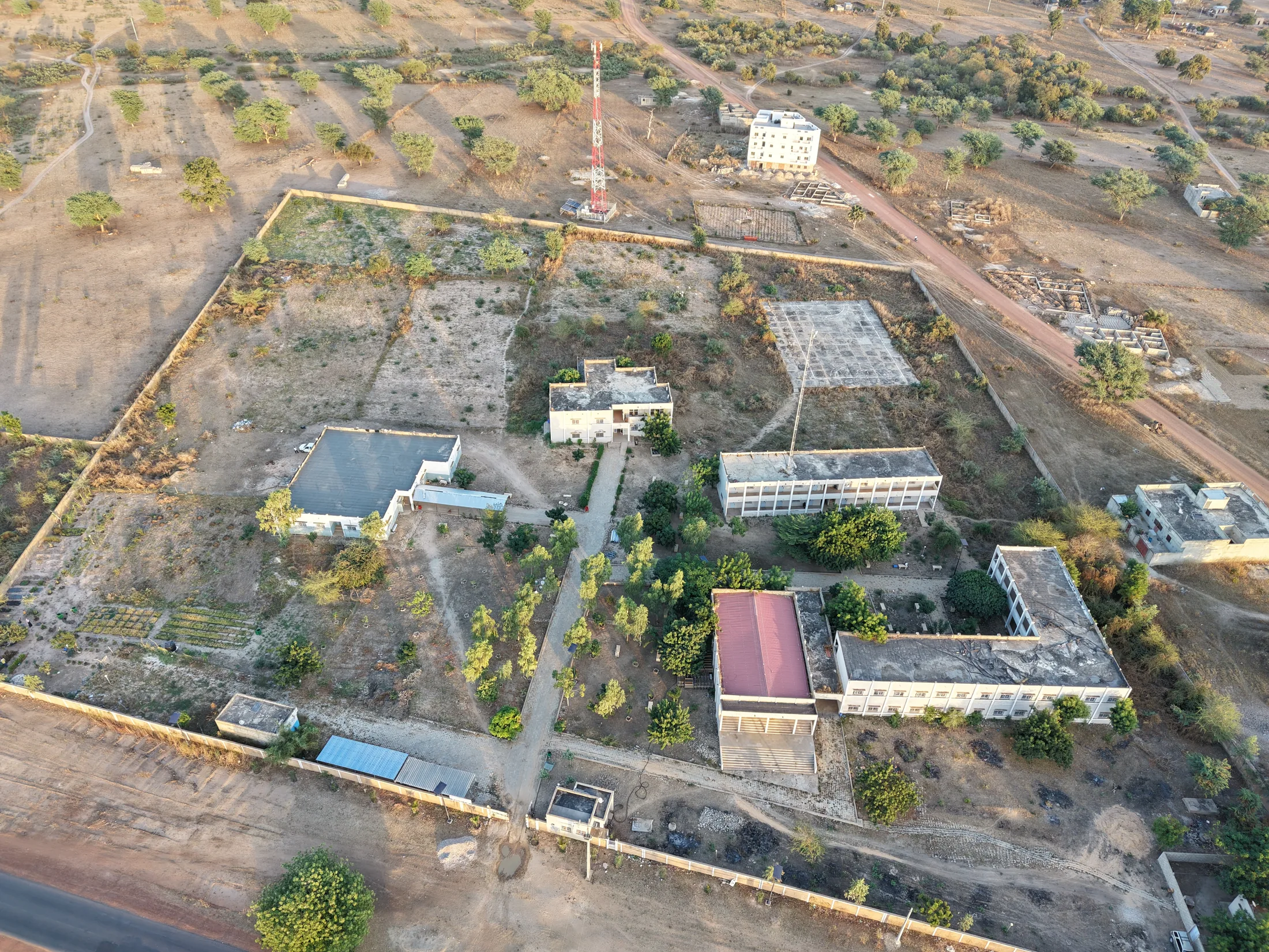 Vue aérienne du campus EBDD à Kaolack